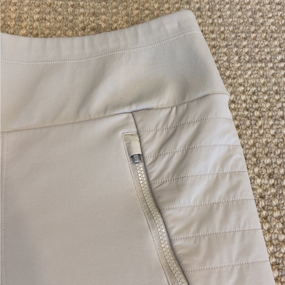 ❌SOLD❌ Athleta Peak Hybrid Fleece tight - Picture 2 of 11